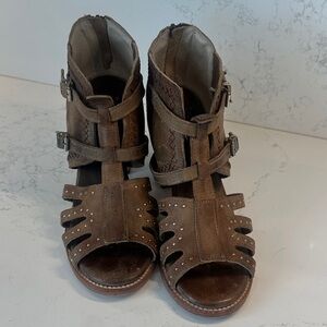 Freebird Connor Brown Sz 11 Women's Sandals